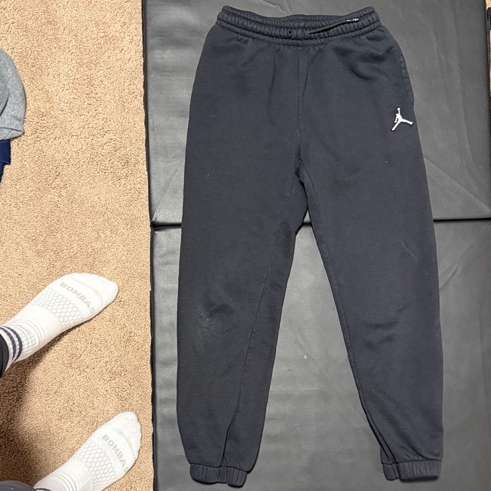 Jordan jogger boys size medium